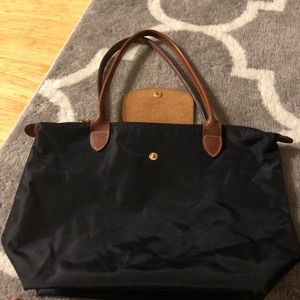 Mid size longchamp
